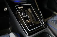 Volkswagen Golf VIII R Performance Akrapovic Pano HKardon K