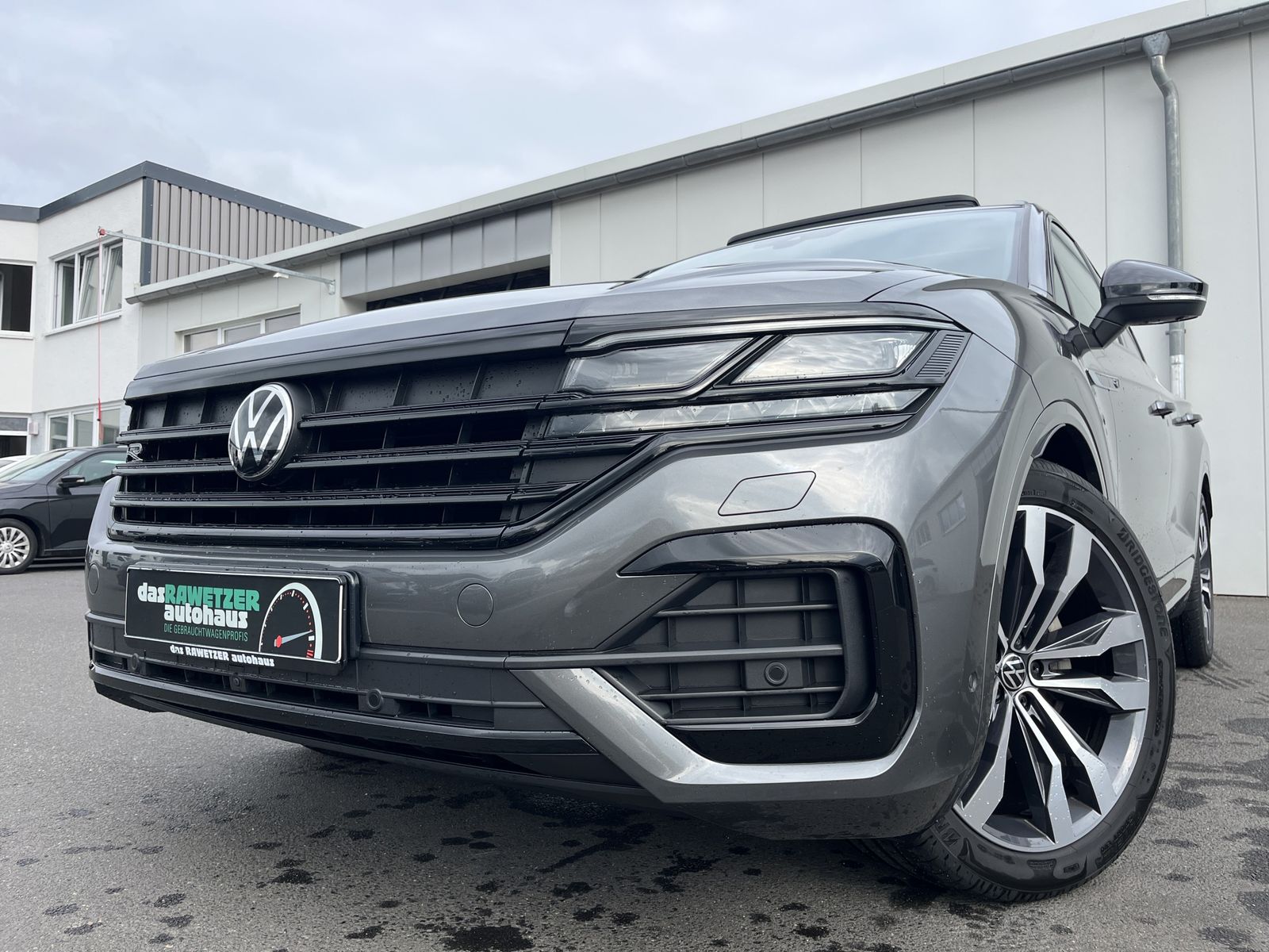 VW Touareg 3.0 TDI 4Mo. DSG R-LINE 307€ m.20% Anz. 