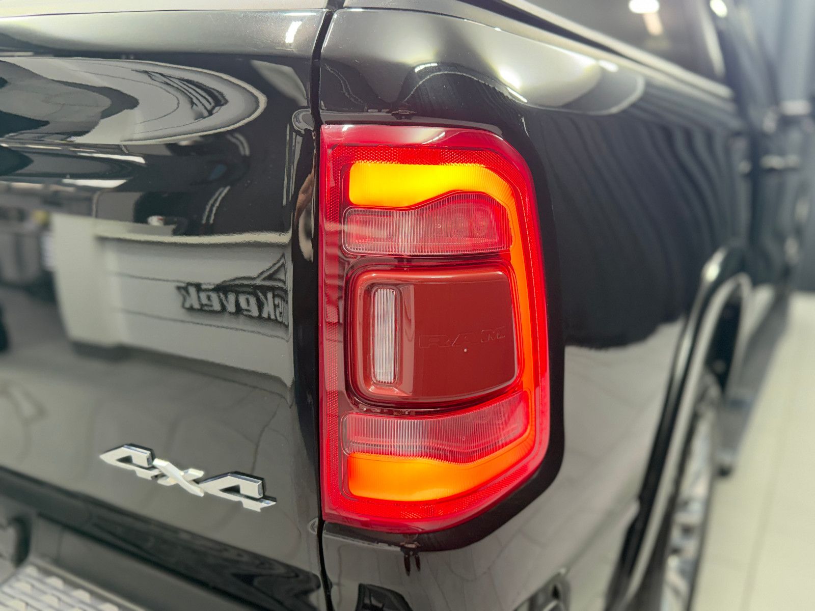 Fahrzeugabbildung Dodge RAM 1500 5.7 HEMI 4x4 Longhorn|AHK|NAVI|PANO