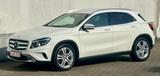Mercedes-Benz GLA 220 d 4Matic Automatic GPS Klima SHZ ALU - weiße Mercedes-Benz GLA 220