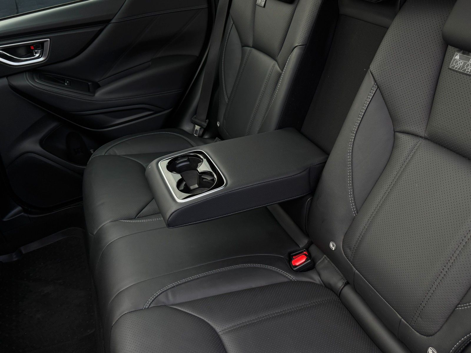 Fahrzeugabbildung Subaru Forester 2.0ie Platinum Standhzg. Pano Leder AHK