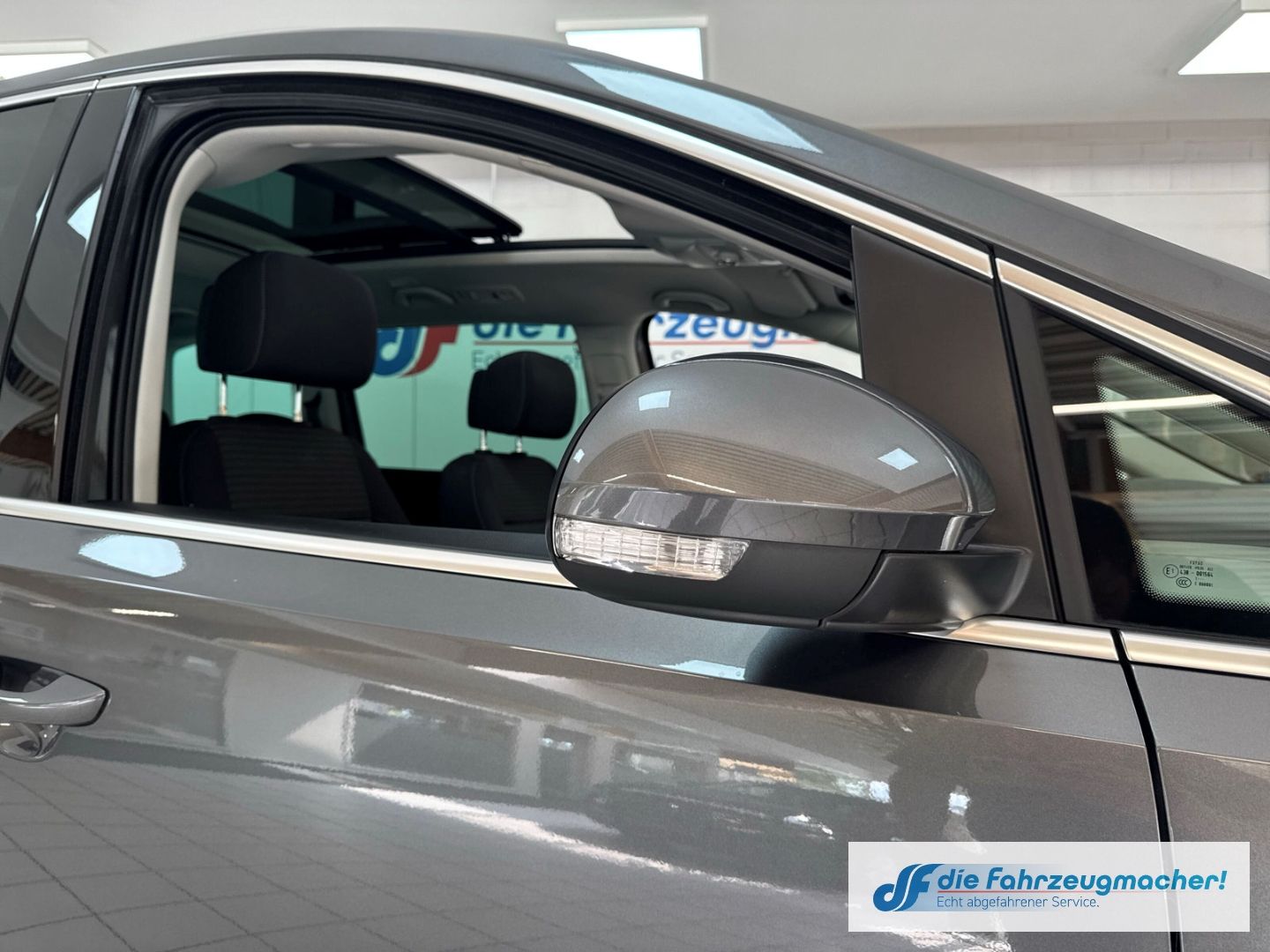 Fahrzeugabbildung SEAT Alhambra Xcellence 7-Sitzer AD AHK-klappbar Memo