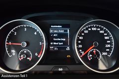 VW Golf VII Lim IQ.DRIVE~ACC~Navi~Parklenkassistent
