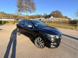 Nissan Qashqai 1.3 DIG-T DCT 160PS N-CONNECTA N-CON... - Nissan Qashqai mit Benzin-Antrieb: Limousine, Automatik