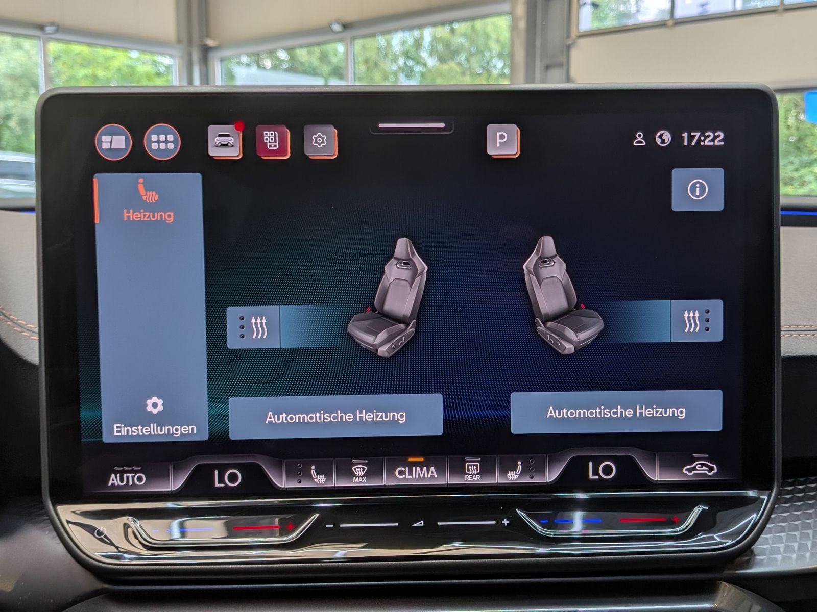 Fahrzeugabbildung CUPRA Leon 1.5 eTSI DINAMICA*MATRIX*ACC*PANO*AHK 5J-Ga