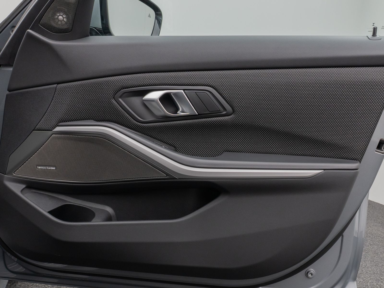 Fahrzeugabbildung BMW 320d Panorama DAB H/K Lordos Stop&Go PDC LED