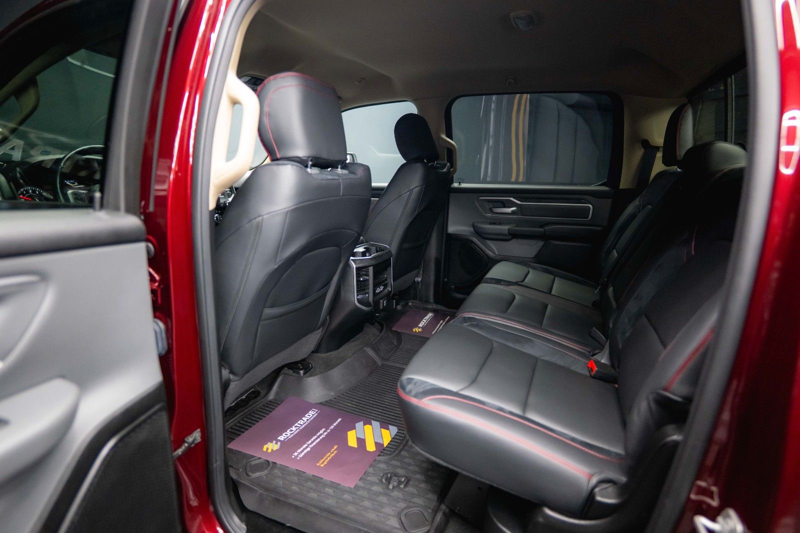 Fahrzeugabbildung Dodge RAM 5.7 V8 HEMI 4x4 OFFROAD Night-Paket *LED*19%