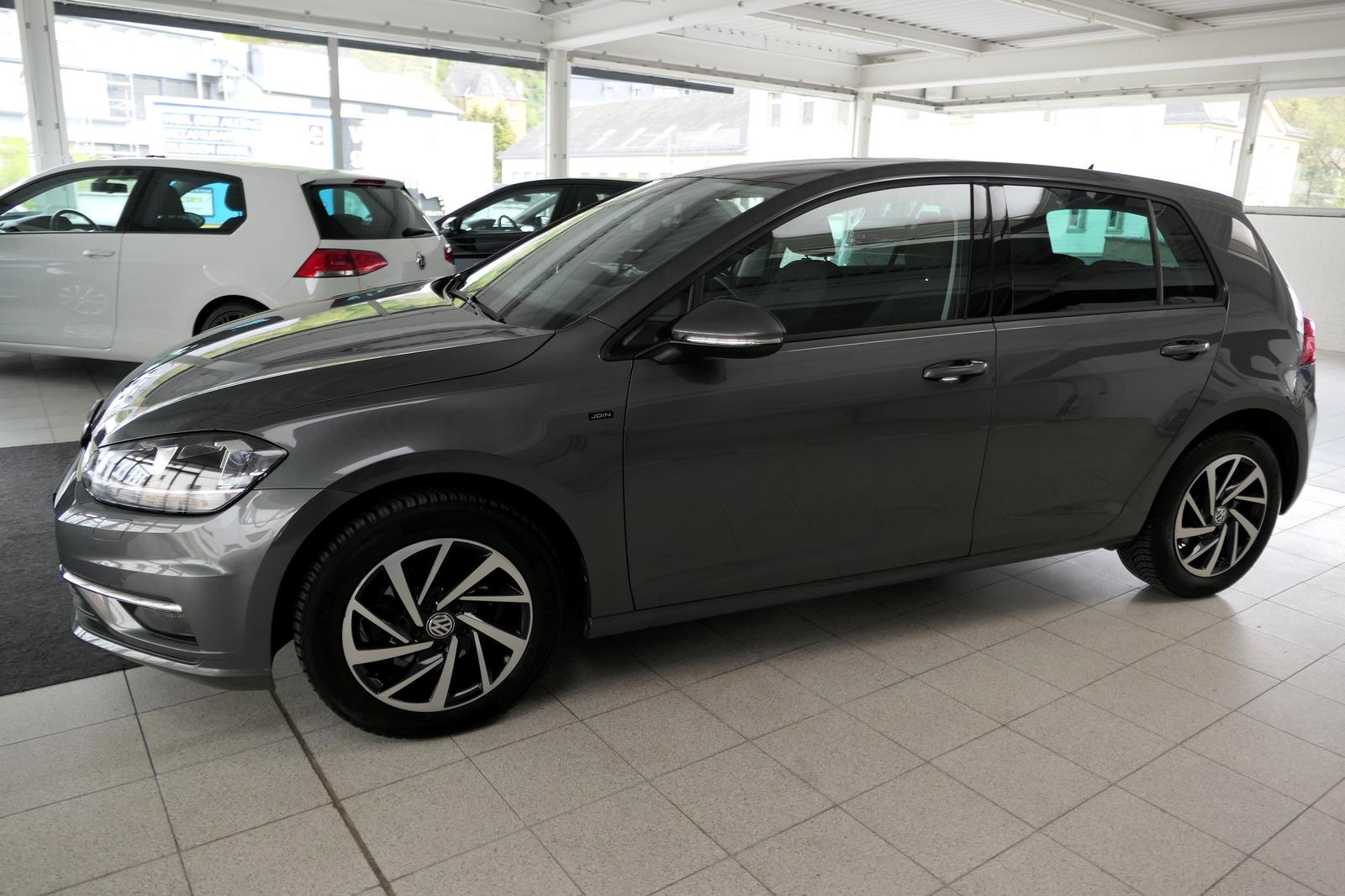 Volkswagen Golf VII Join DSG 47300 km! PDC! Navi! SHZ! AHK!