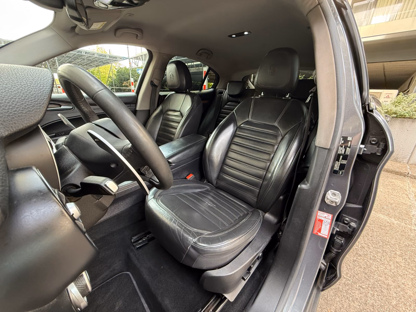 ALFA ROMEO STELVIO 2.2 DIESEL Q4 209ch SUPER - INTÉRIEUR CUIR - GPS - CAMÉRA - SIÈGES CHAUFFANTS ÉLECTRIQUES
