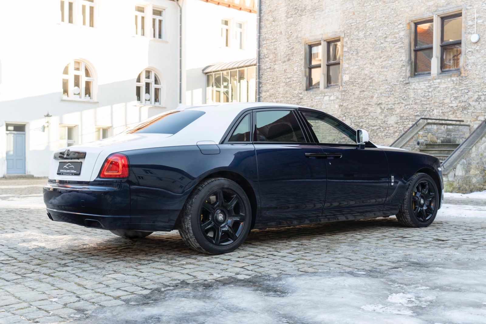 Fahrzeugabbildung Rolls-Royce Ghost V12 TWO TONE FACELIFT STERNHIMMEL KÜHLBOX
