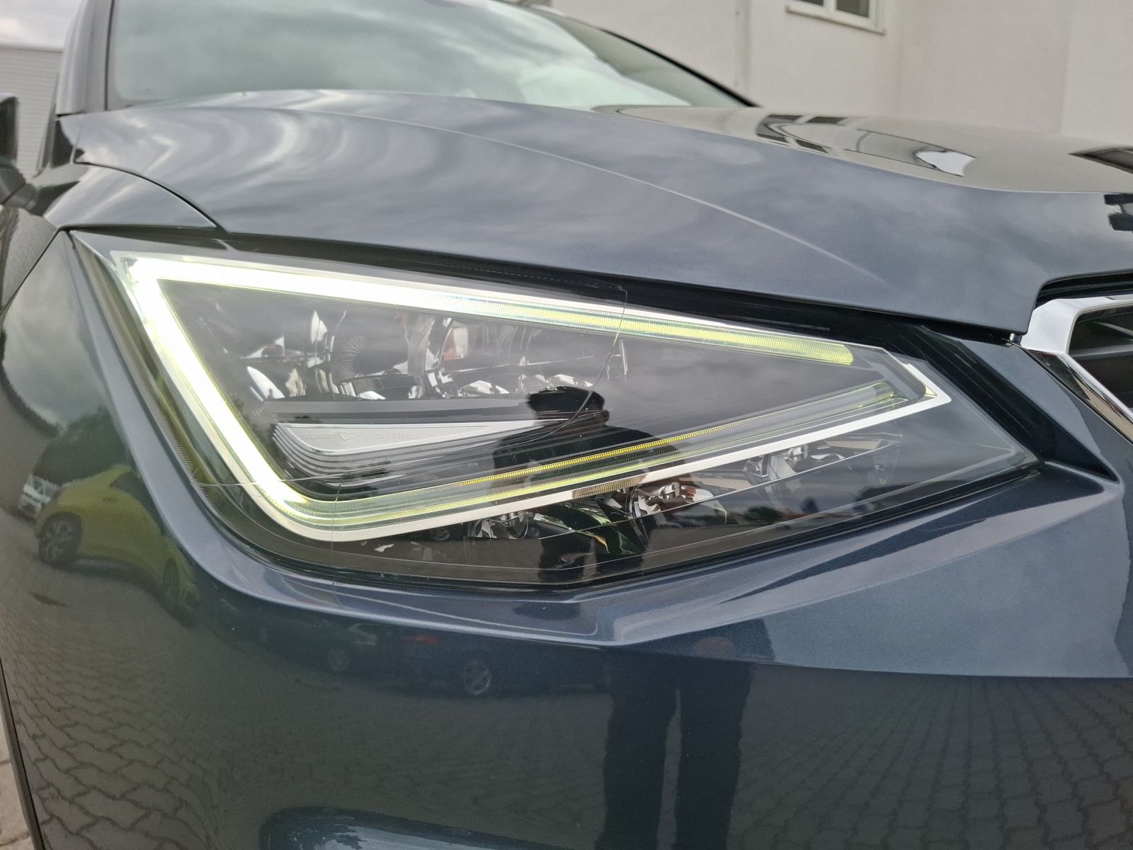Fahrzeugabbildung SEAT Arona TSI FR-Line DSG LED Navi AID ACC RFK SH