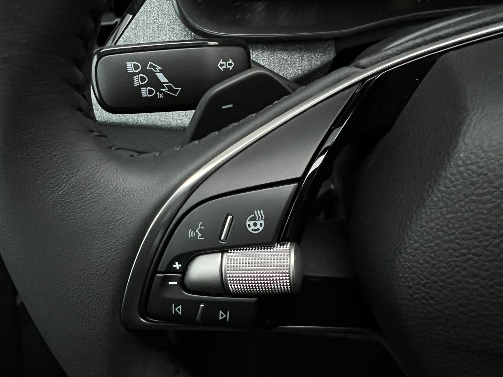 Fahrzeugabbildung SKODA Kamiq Selection 1.0 TSI DSG *LED, ACC, SmartLink