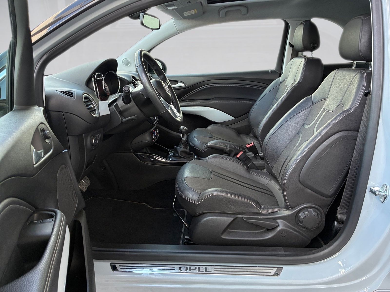 Fahrzeugabbildung Opel Adam 1.4 Turbo S PDC,Pano,SHZ,Klimaaut.,LM,SD