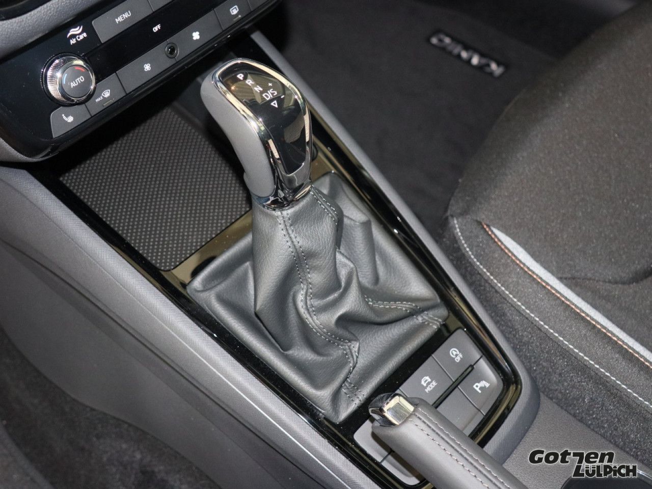 Fahrzeugabbildung SKODA Kamiq Selection 1.5 TSI LED DSG Keyless-Entry