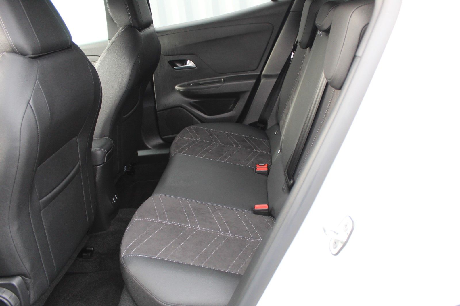 Fahrzeugabbildung Opel Mokka 1.2Turbo Ultimate Navi,Sitzh.,PDC,Ka...