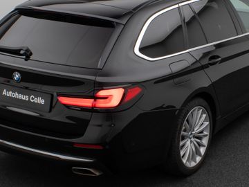 Fahrzeugabbildung BMW 530d xDr Tour AHK  Pano ACC HUD Komfortsitz