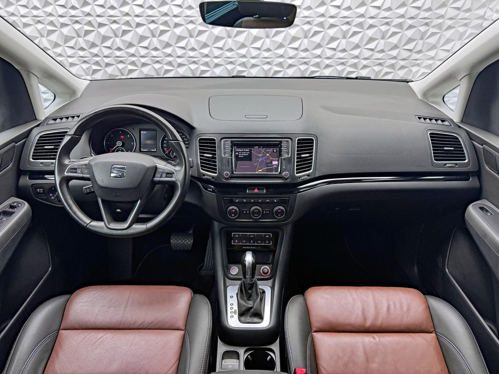 Fahrzeugabbildung SEAT 2.0 TDI*4DRIVE*7-SITZ*DCC*E-ST*STHZG*MASSAGE*AHK
