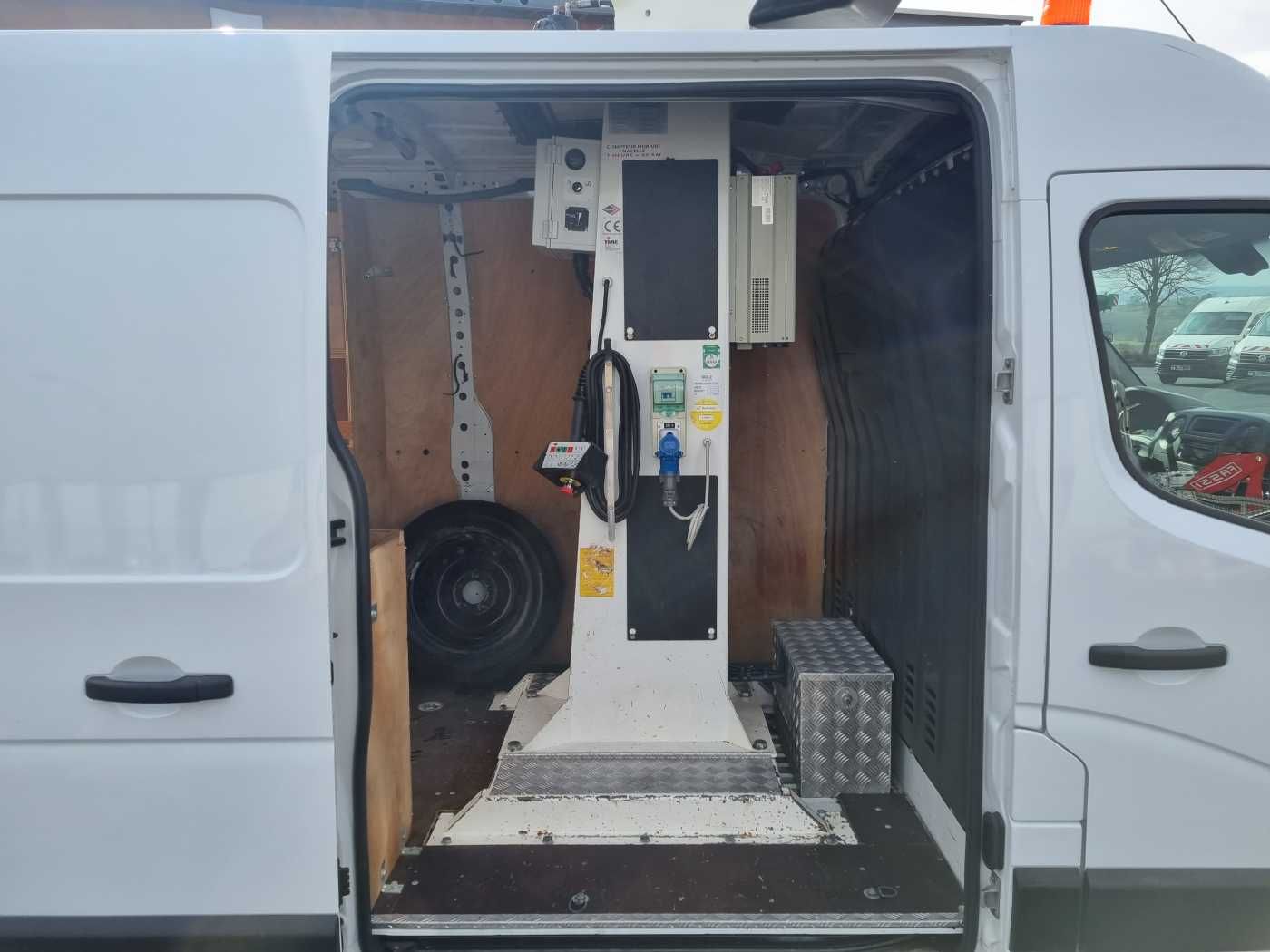 Fahrzeugabbildung Opel Movano 2.3 CDTI / VERSALIFT ETL-26, 10,5m