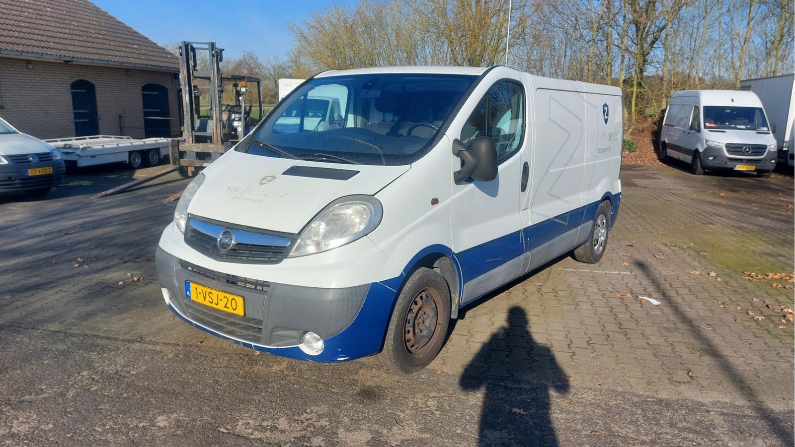 Opel Vivaro 2.5 CDTI L2H1 MARGE AIRCO/NAVI BJ 2011