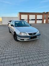 Toyota Avensis - gebrauchte Toyota Avensis aus dem Jahr 2001