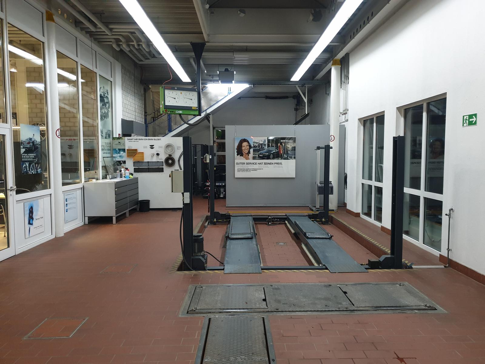 showroom-image-bottom