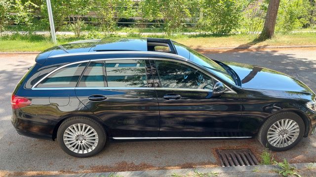MERCEDES-BENZ C 220