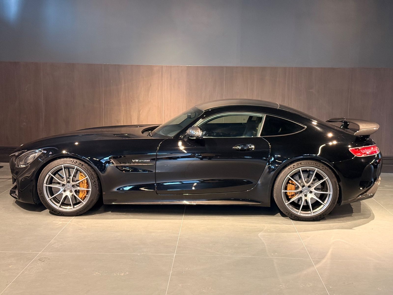 MERCEDES-BENZ AMG GT R 4.0 V8 R DCT