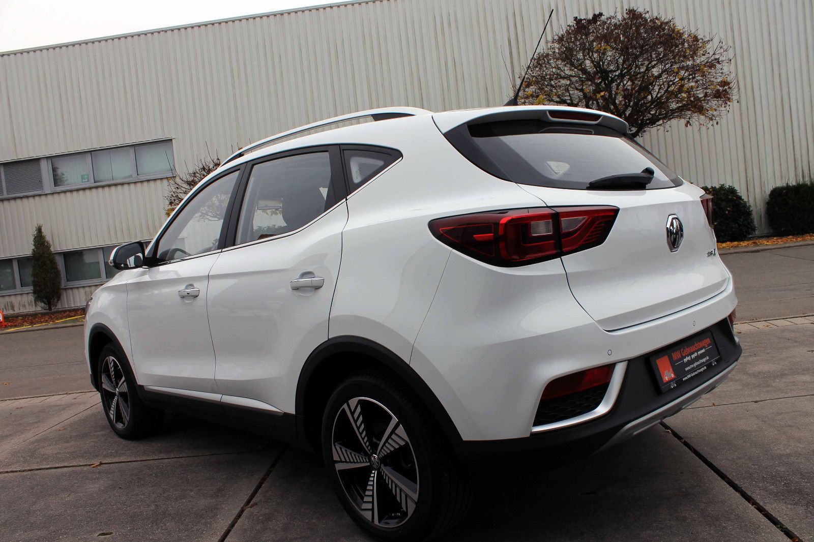 Fahrzeugabbildung MG ZS EV Luxury 5D ACC PANO NAV CarPlay BT SHZ KAM