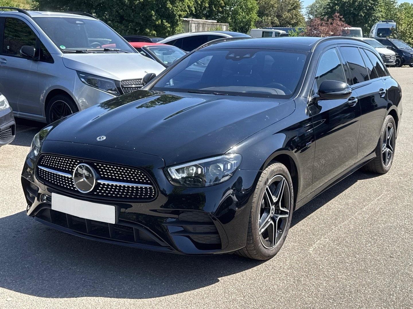 Mercedes-Benz E 300de AMG Facelift Pano Head Up Distronic AHK