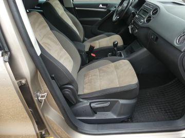 Volkswagen Tiguan - 10