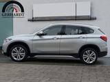 BMW X1 sDrive 20i xLine*PANO*NAVI*AUTOM.*LED*S-Heft* - BMW X1 xLine mit Benzin-Antrieb