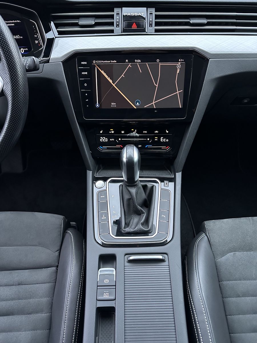 Fahrzeugabbildung Volkswagen Passat Variant DSG GTE Hybrid NAV+LED+AHK+VC+PP