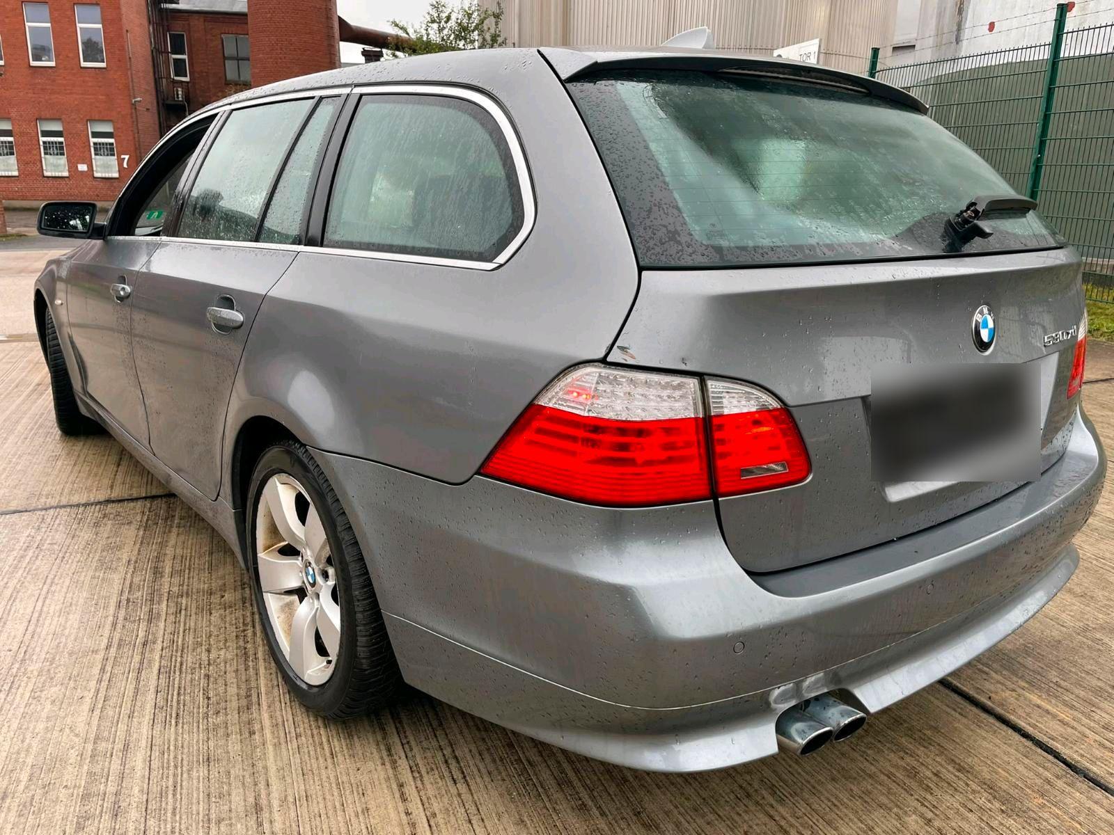 BMW 530 2008 — interior