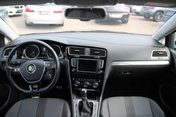 Volkswagen Golf - 9