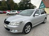 Skoda Octavia 2.0 TDI Family Combi/Sitzhzg./Tempo./AHK - Skoda Octavia aus 2012 mit Diesel-Antrieb: Kombi