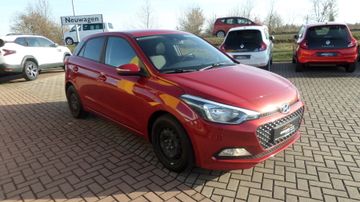 Hyundai i20 Trend 1.2 84 PS mit Klima Sitzheizung vorn E