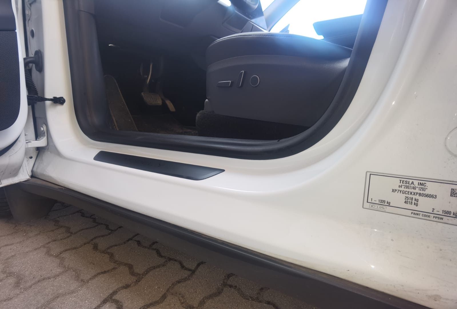 Fahrzeugabbildung Tesla Model Y Long Range AWD Modell 2023