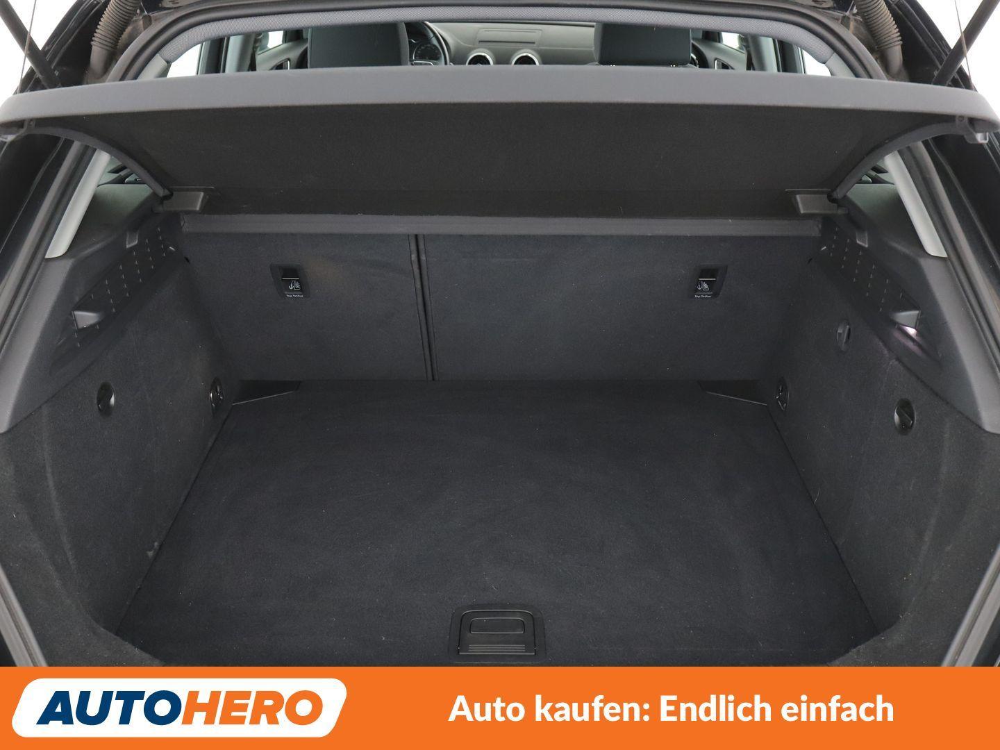 Audi A3 Sportback 35 TFSI Sport Aut. *NAVI*BI-XENON*