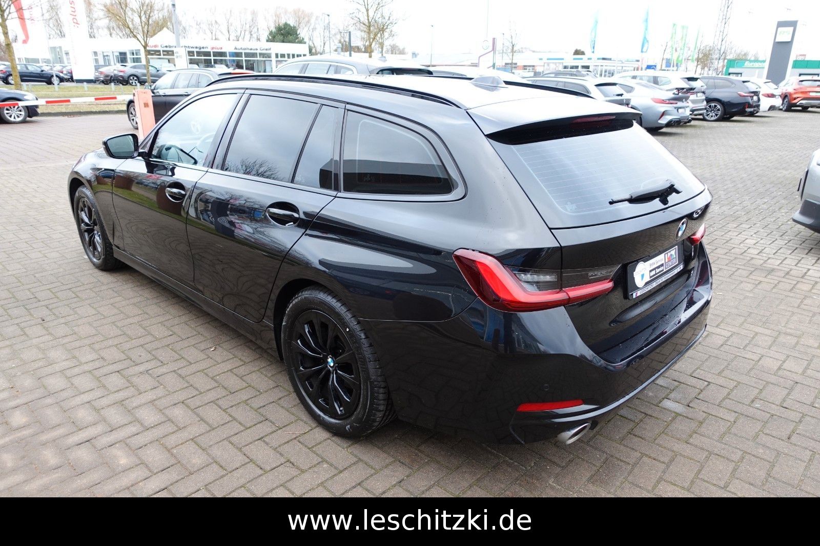 BMW 320i Touring Automatik/LED/Navigation foto 4
