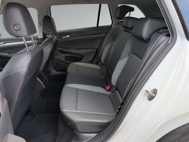 Golf VIII Variant 2.0 TDI DSG AHK+IQ.LIGHT+360°+