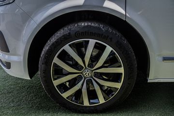 Fahrzeugabbildung Volkswagen T6 Multivan Highline|KÜHLBOX||DYNAUDI|LEDER|FULL
