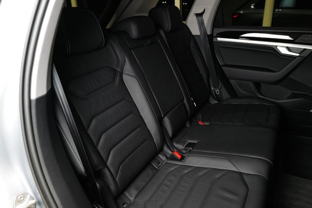 Volkswagen Touareg 3.0TDI 4Motion AHK StdHz Luft Keyless  L