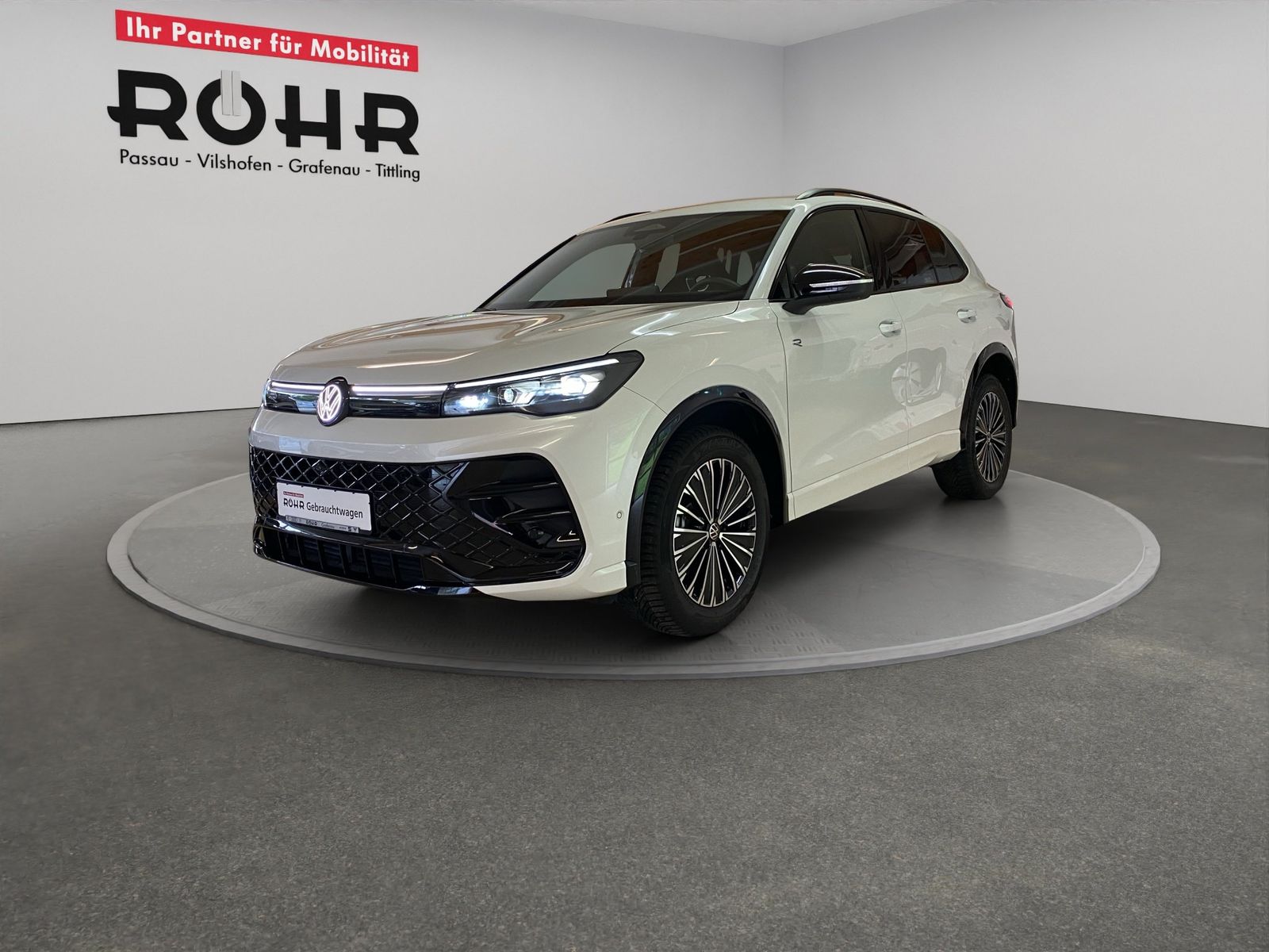 Volkswagen Tiguan R-Line 2.0 TDI DSG 4Motion Black 360 ACC imagem 2