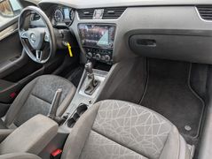 SKODA Octavia Combi 4x4 2.0TDI 150PS DSG AHK Carplay