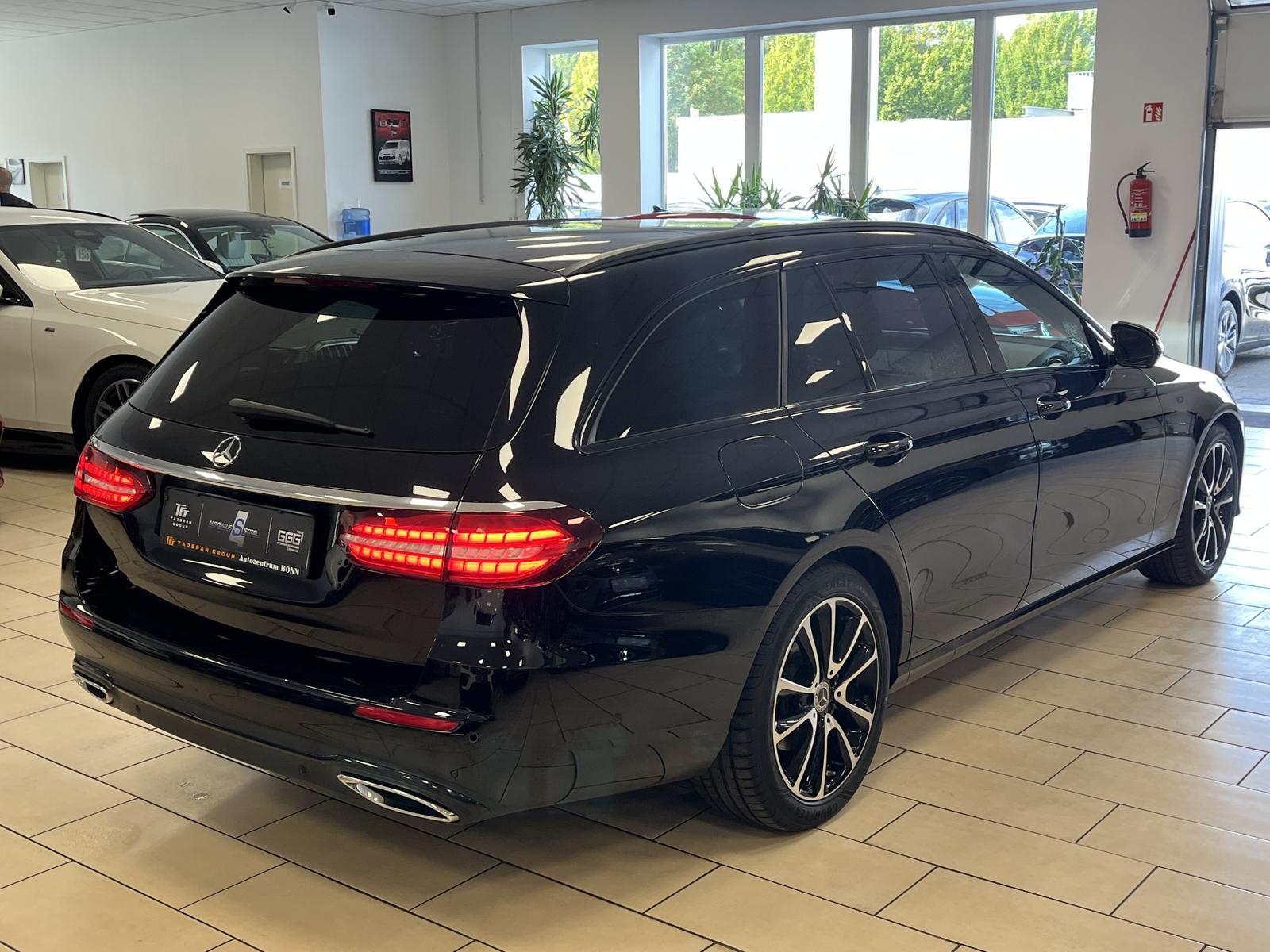 Mercedes-Benz E 220 AHK*Navi*ACC*R-Cam*SHZ*Pano*Night-Paket