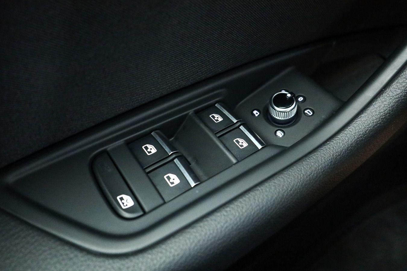 Audi A4 Avant 40 TDI Pano, Business, PDC, Sportsitze, миниатюра 18
