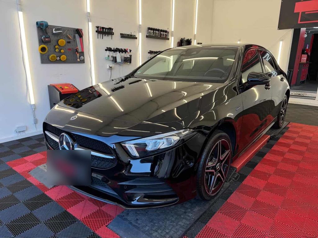 Image of Mercedes-Benz E 250