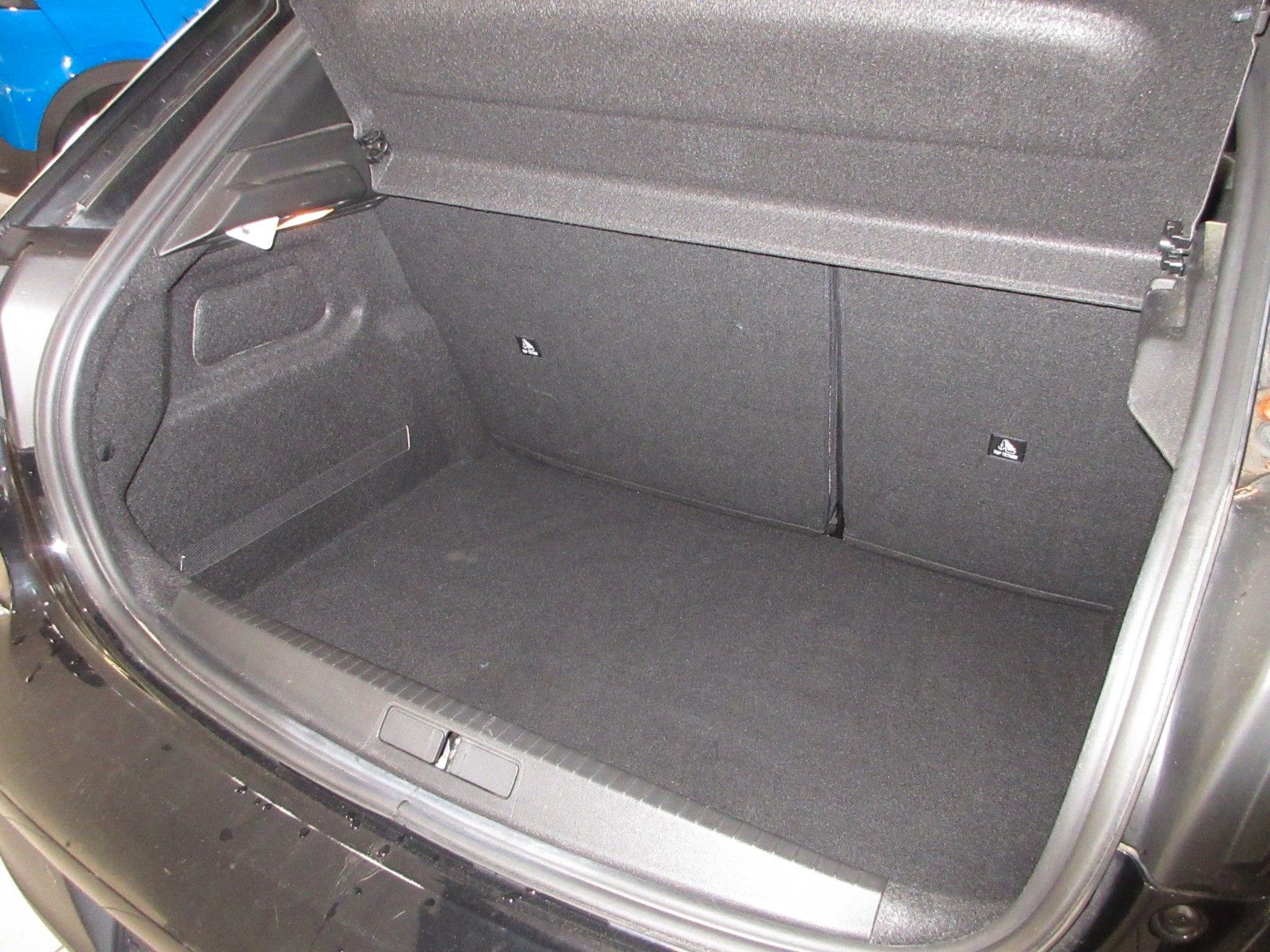 Fahrzeugabbildung Peugeot 208 Active Pack 1.2T LED/NAVI/PDC/ALU/TEMPOMAT
