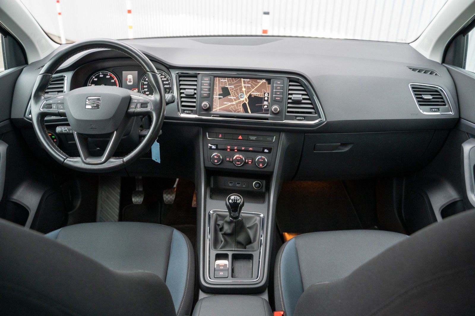 Fahrzeugabbildung SEAT ATECA STYLE 1.0 TSI LED 1.HD CARPLAY WENIG KM