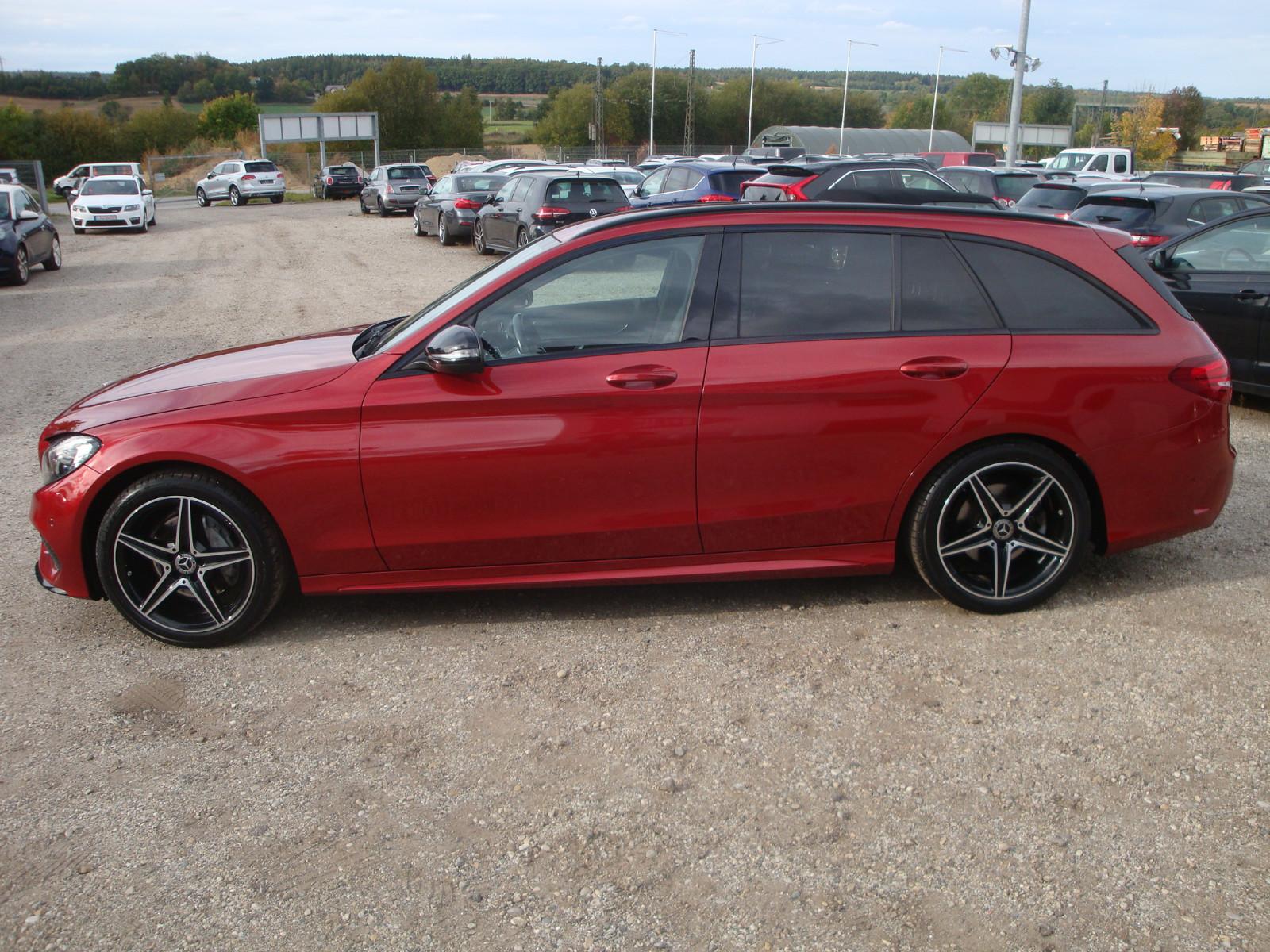 Mercedes-Benz C 180 T-Modell AMG Line Night-Paket/LED/Navi/AHK